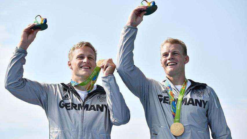 Max Rendschmidt und Marcus Groß holen eine weitere Goldmedaille für das deutsche Team und bessern die Bilanz der Kanuten auf. Gegen die Boote aus Serbien und Australien setzen sich die beiden Deutschen durch. In einem packenden Schlussspurt retten Groß und Rendschmidt ihr Edelmetall ins Ziel.