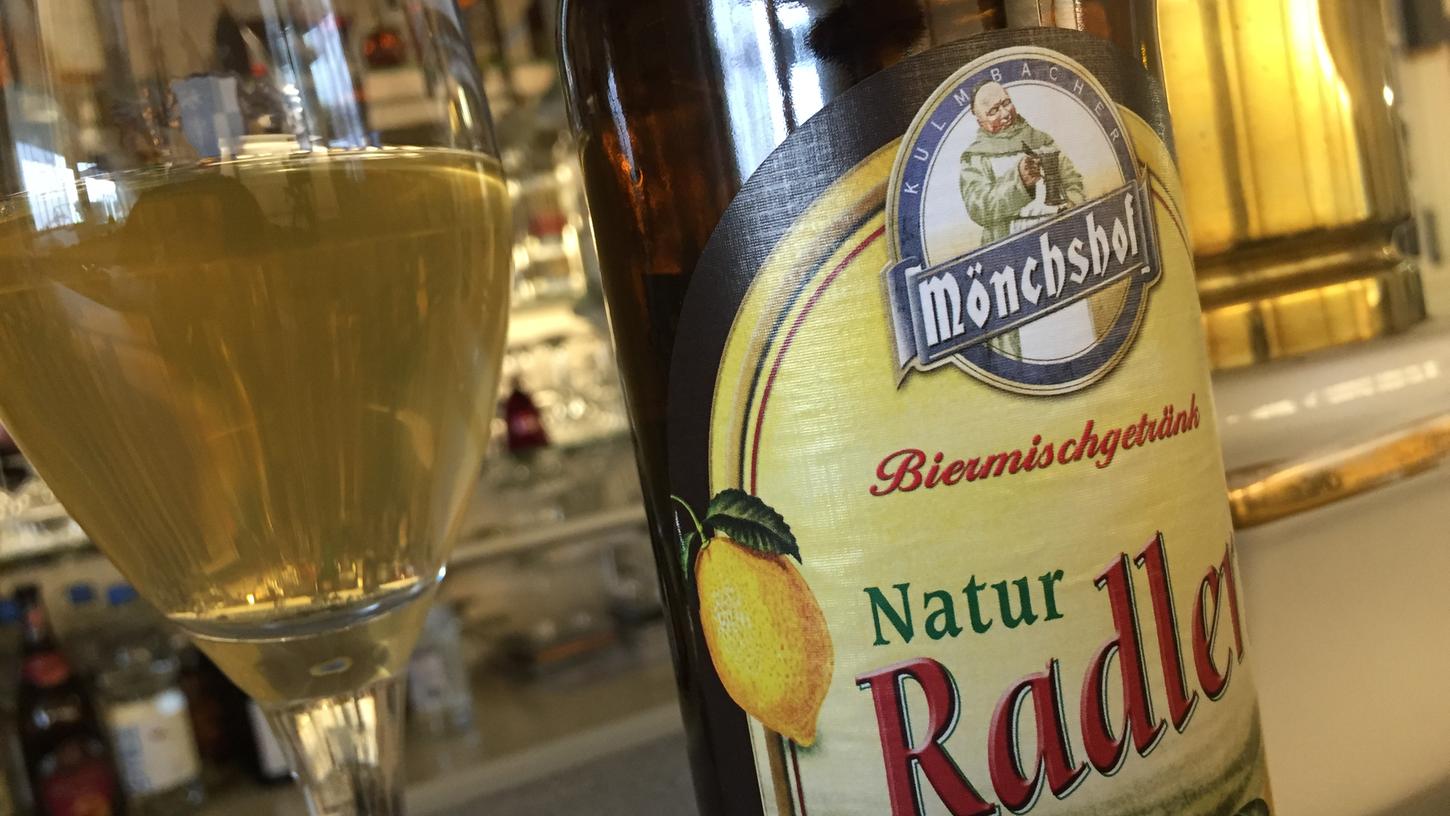 Die ätzende Flüssigkeit in der Flasche der Brauerei Mönchshof gibt den Ermittlern weiter Rätsel auf. Die ätzende Flüssigkeit in der Flasche der Brauerei Mönchshof gibt den Ermittlern weiter Rätsel auf.