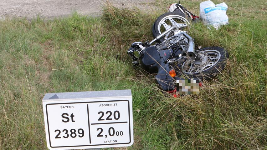 Motorradfahrer kollidiert mit Traktor bei Reuth unter Neuhaus