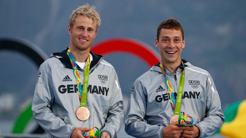 Die Segler Erik Heil und Thomas Plößel haben Olympia-Bronze gewonnen. Die 49er-Crew sicherte sich die erste deutsche Segel-Medaille seit acht Jahren.