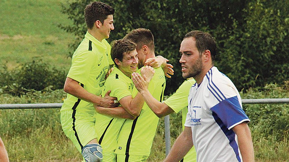Endlich wieder jubeln? In der vergangenen Saison hat der TSV 1860 Weißenburg zwei Siege gegen die TSG Roth gefeiert. Und heute? Endlich wieder jubeln? In der vergangenen Saison hat der TSV 1860 Weißenburg zwei Siege gegen die TSG Roth gefeiert. Und heute?