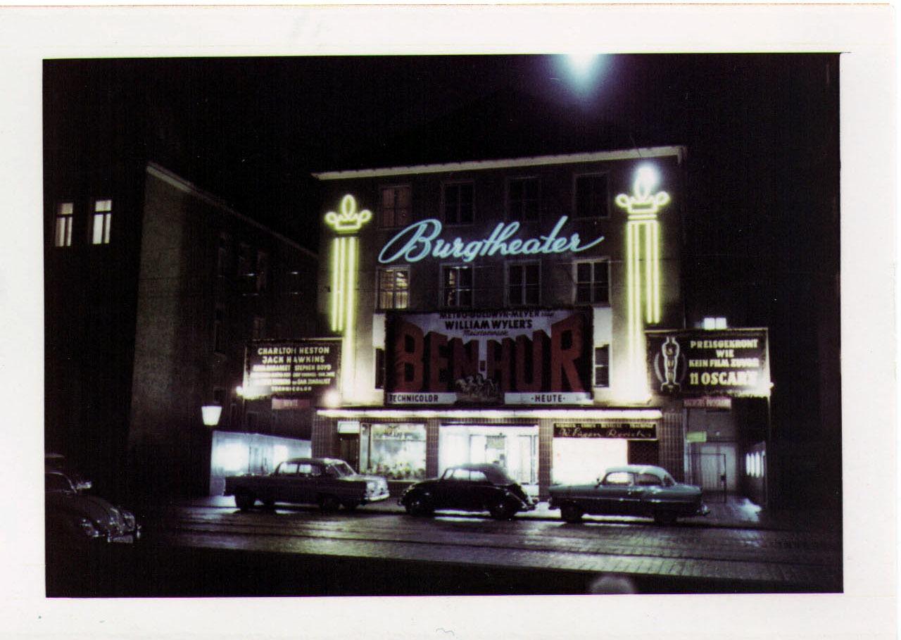 ... "Burgtheater" am Friedrich-Ebert-Platz.