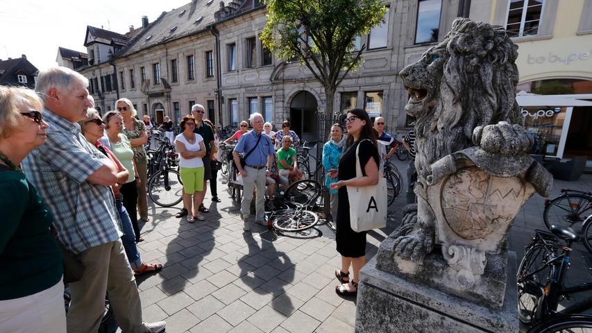 Beliebige Kunst in Erlangen? Diskussion bei Skulpturen-Radtour
