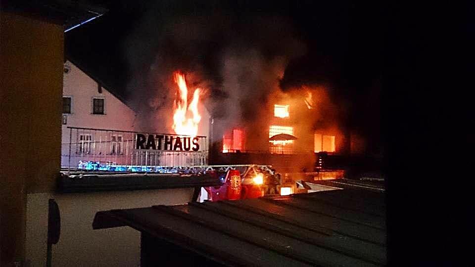 Das Feuer in Gößweinstein war im ganzen Ort zu sehen - verletzt wurde glücklicherweise niemand.