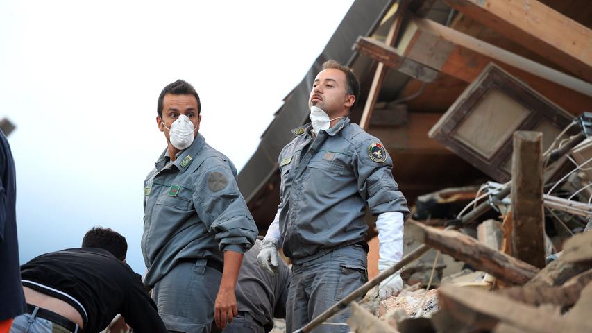 Tote und Zerstörung: Erdbeben erschüttert Italien