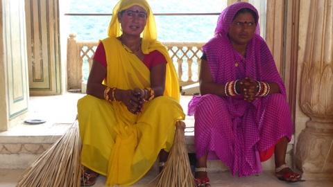 Der Sari ist in Nordindien als Kleidungsstück für Frauen allgegenwärtig.
