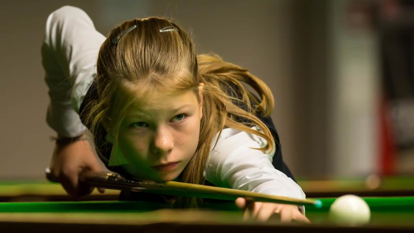 Fürth im Snooker-Fieber: Jetzt ging es für die Frauen an den Queue