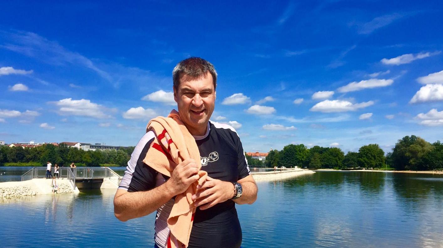 Video: Hier schwimmt Söder in der Norikusbucht