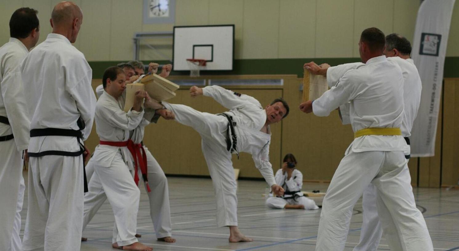 Taekwon-Do in Forchheim: Harte Kämpfe und Bruchtests