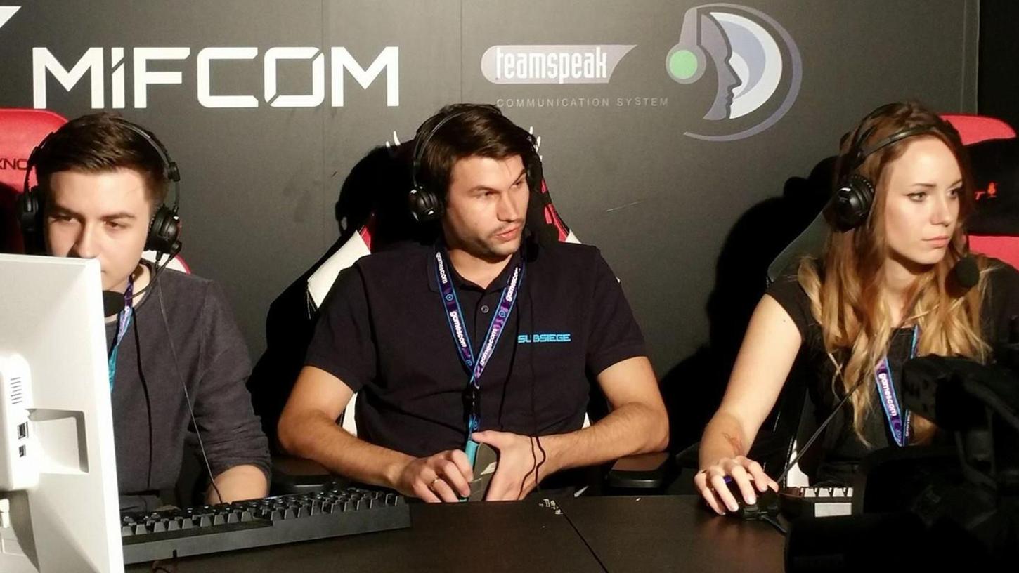Lukas Lang (Mitte) war mit seiner Firma auch auf der Gamescom, der weltweit größten Messe für interaktive Spiele, vertreten.