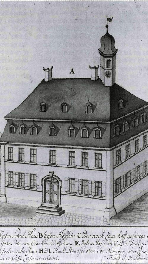 Am Obstmarkt befand sich von 1767 bis 1861 auch eine Armen- und Waisenschule. Es war vermutlich die erste öffentliche Schule in Fürth. Auch Mädchen wurden hier unterrichtet, in "weiblichen Arbeiten", wie es hieß.