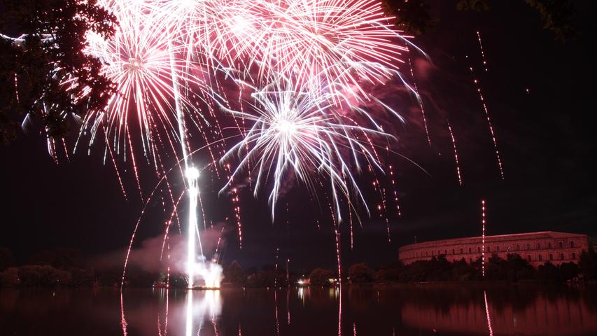 Nürnberg erstrahlt! Das Feuerwerk zum Volksfest-Auftakt
