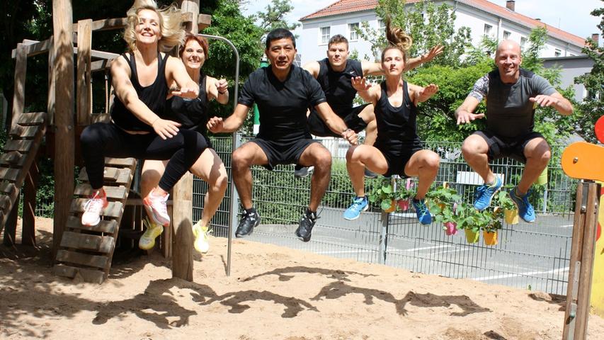 Das sind sie also: unsere Helden: Das nordbayern-Team zeigt, dass sie nach einem erfolgreichen Runterra-Lauf auf das Treppchen springen können.