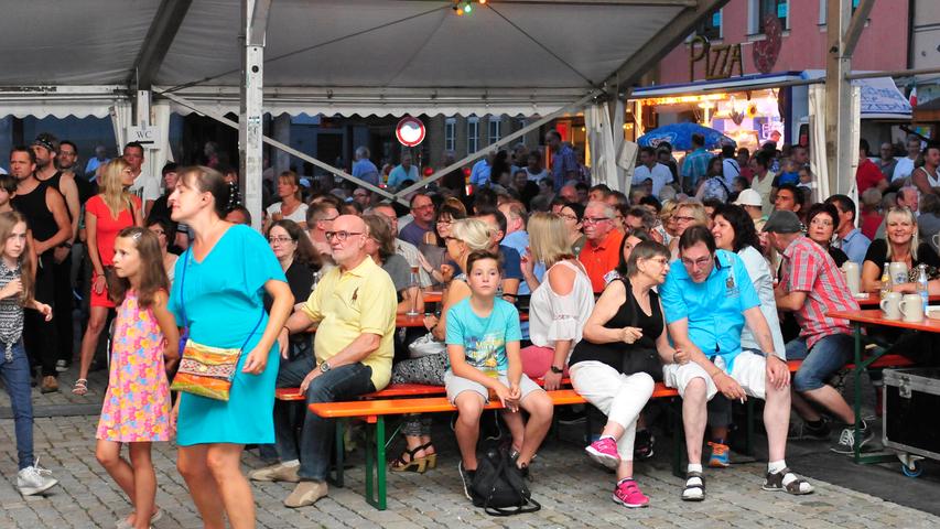 Höchstadt feiert feuchtfröhliches Altstadtfest