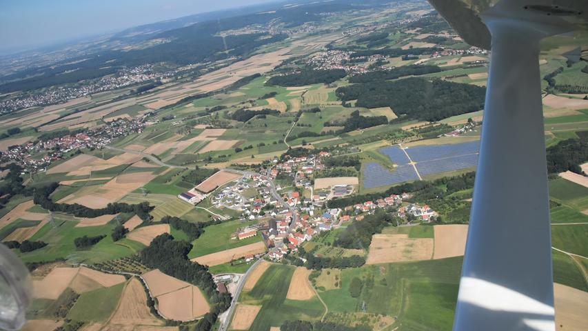 Bei herrlichem Wetter feierte der Luftsportclub Forchheim in Dobenreuth sein traditionelles Flugplatzfest.