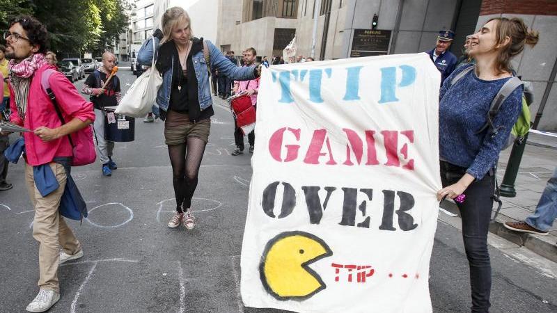 Gabriel: TTIP-Verhandlungen sind praktisch gescheitert
