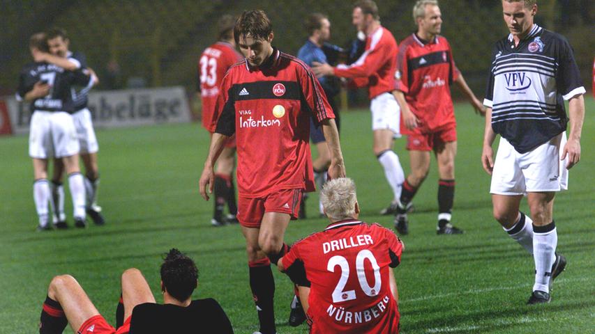 Auch in der Domstadt ging der Club einst unter. In der Zweitliga-Saison 1999/00 verlor man beim 1. FC Köln, der damals von Ewald Lienen trainiert wurde, mit 1:6. Am Ende der Saison stiegen die Kölner auf, während der FCN auf Platz vier knapp dran vorbeischrammte.