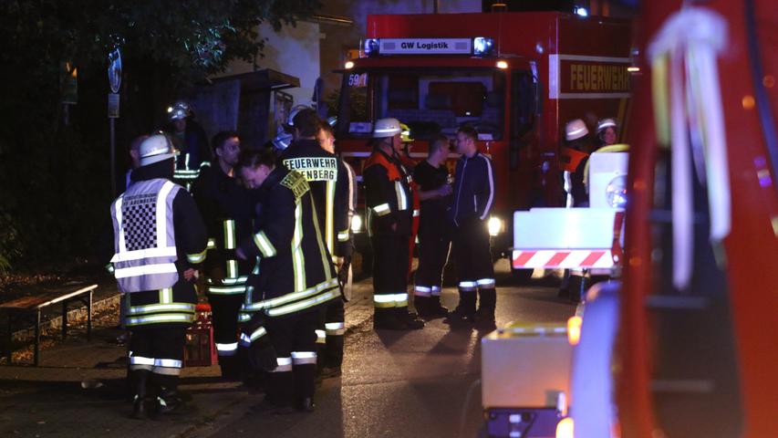 Feuer in Abenberg: Wohnhaus steht nach Carportbrand in Flammen
