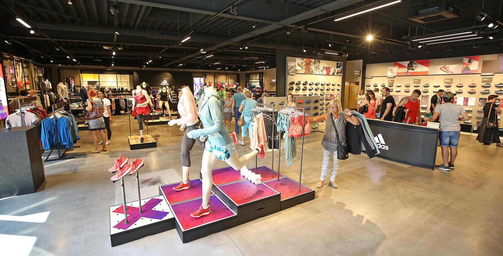 Adidas und Neuer Store Herzogenaurach |