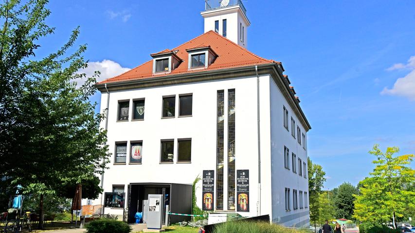 Die Uferstadt heute: Passend zur Vergangenheit des Areals hat hier das Rundfunkmuseum Platz gefunden, noch dazu mit einer größeren Ausstellungsfläche als am vorherigen Standort im alten Marstall des Burgfarrnbacher Schlosses.