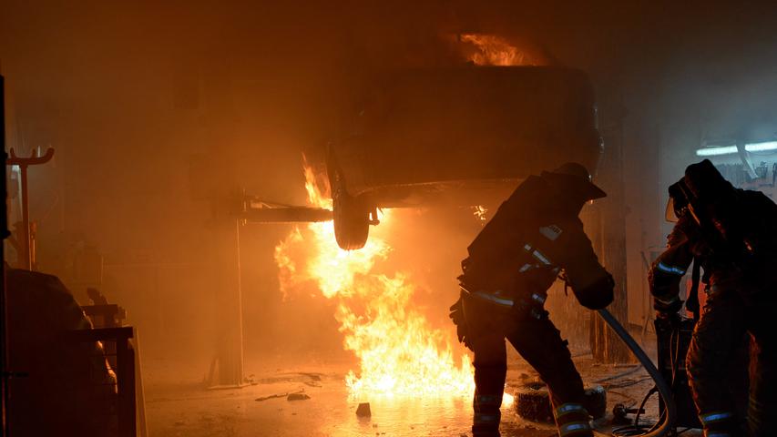 Nach Schweißarbeiten: Garage in Fürth fing Feuer
