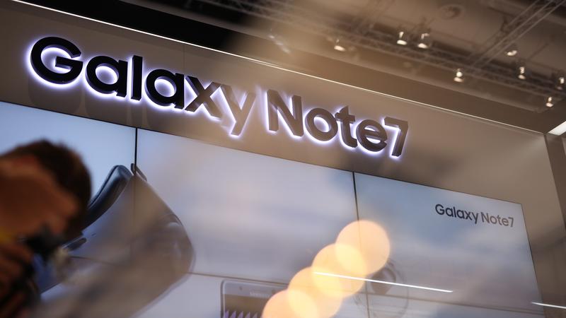 Der Hersteller Samsung hat sein Galaxy Note 7 zunächst wegen brennender Akkus aus dem Verkehr gezogen. Nun könnte das Modell wieder auf den Markt kommen.
