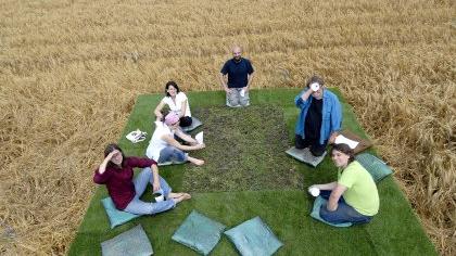 Land-Kunst geht knisternd ins Ohr Land-Kunst geht knisternd ins Ohr