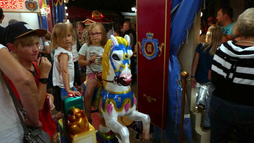 Zum Reiten machten die Vorstellungen des Circus Krone den faszinierten Kids Lust.
