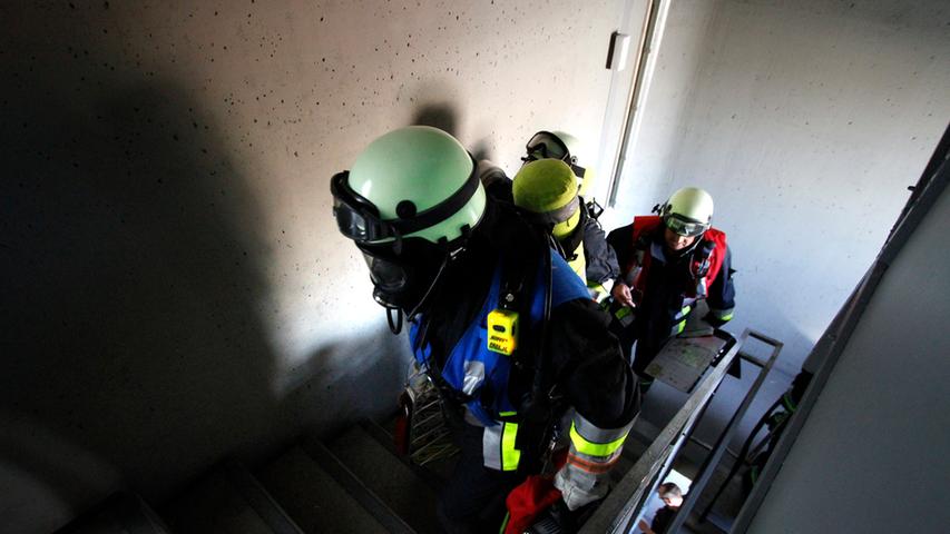 Feuer im Hochhaus: Feuerwehr übte Ernstfall am Plärrer