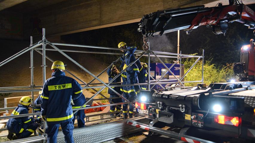Kreuzfahrtschiff rammt Brücke in Frauenaurach - Zwei Tote