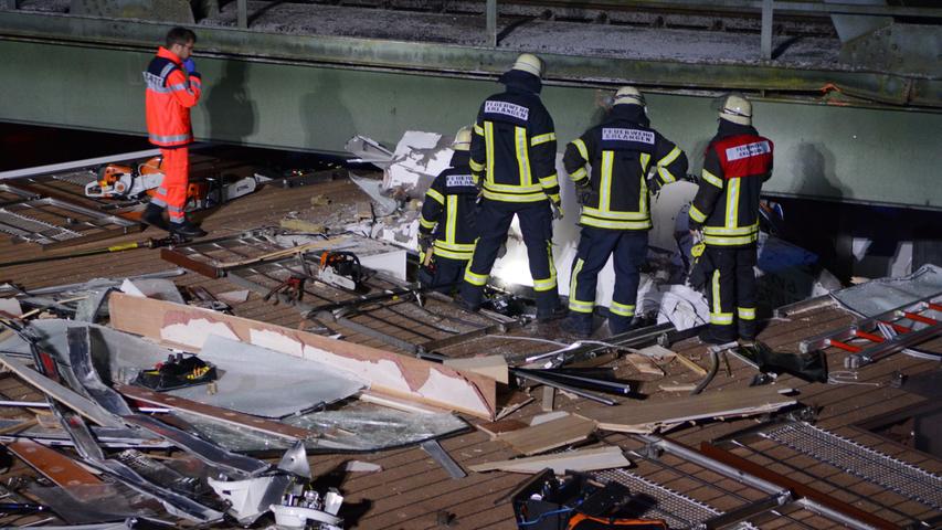Kreuzfahrtschiff rammt Brücke in Frauenaurach - Zwei Tote