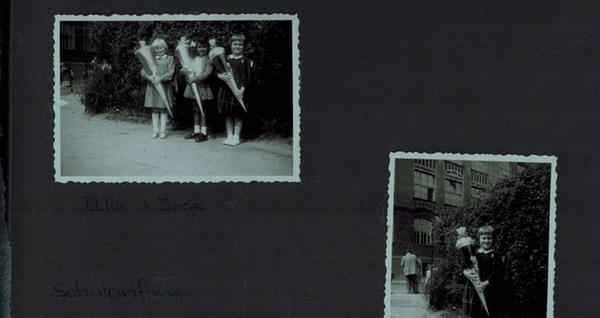 Ursula Kulla aus Nürnberg schaut sich auch heute noch gerne die zwei Bildchen von ihrer Einschulung 1955 an.