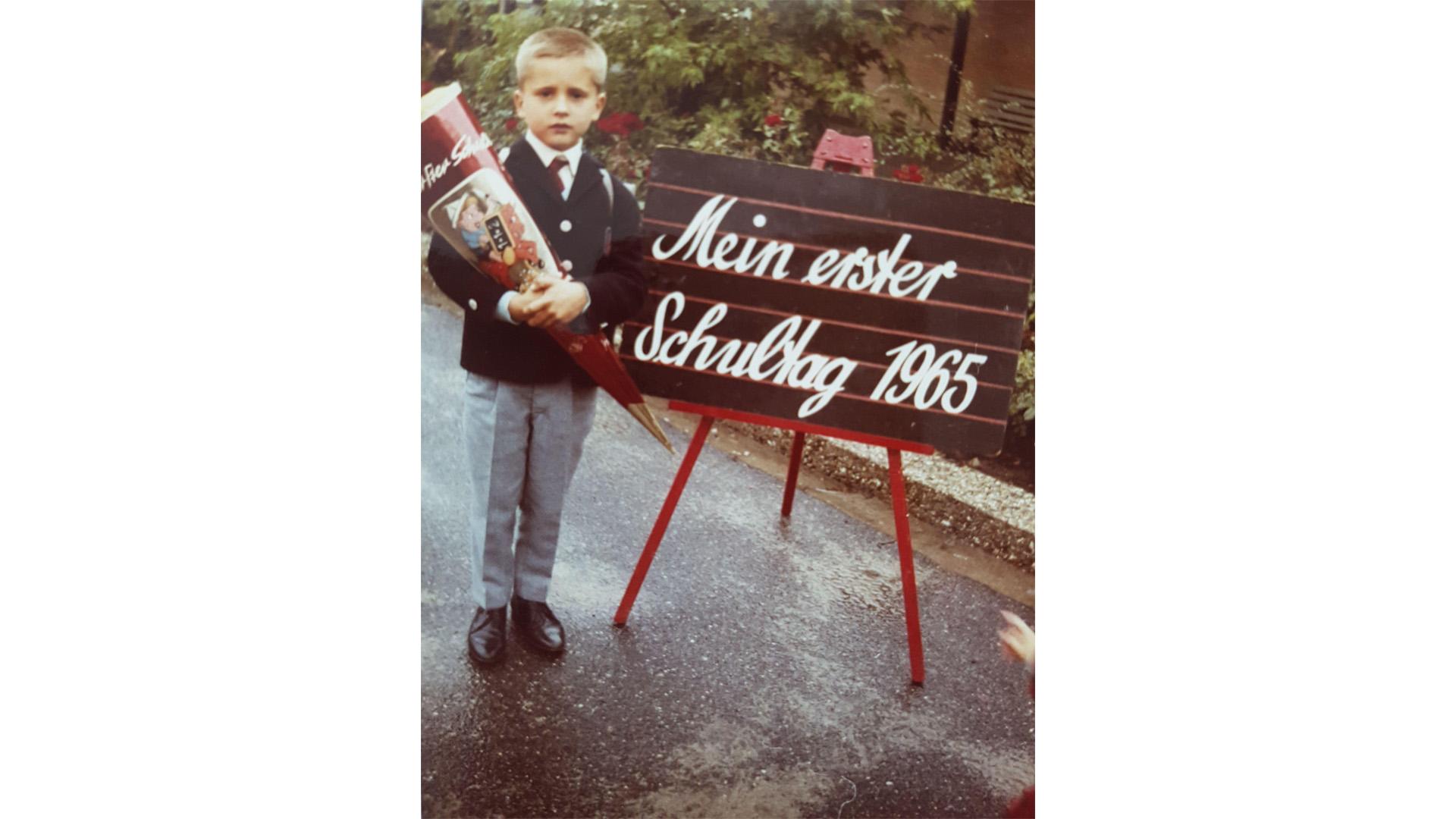 Die Rollen können sich schnell ändern. So auch für Jürgen Wolf: "Ich wurde 1965 an der Hegelschule eingeschult. Inzwischen bin ich selbst Lehrer und beginne am Dienstag meinen x-ten Einschulungstag, da ich eine neue 5. Mittelschulklasse übernehmen darf."