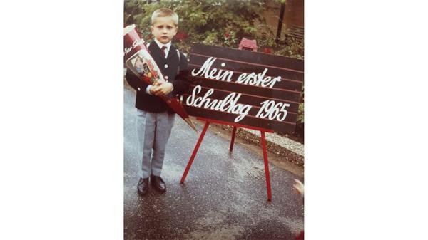 Die Rollen können sich schnell ändern. So auch für Jürgen Wolf: "Ich wurde 1965 an der Hegelschule eingeschult. Inzwischen bin ich selbst Lehrer und beginne am Dienstag meinen x-ten Einschulungstag, da ich eine neue 5. Mittelschulklasse übernehmen darf."