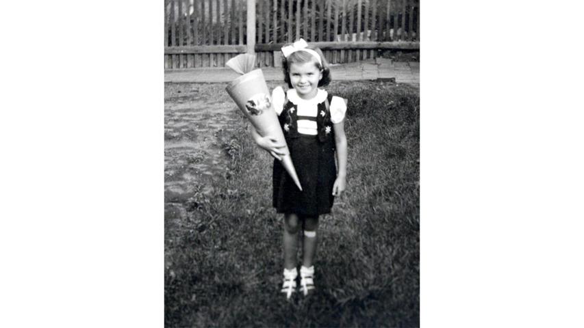 Elfriede Mederer, Jahrgang 1943, kam 1949 in die Schule. Der erste Schultag "war auch damals schon ein Festtag - mit der besten Kleidung, die man damals hatte!"
