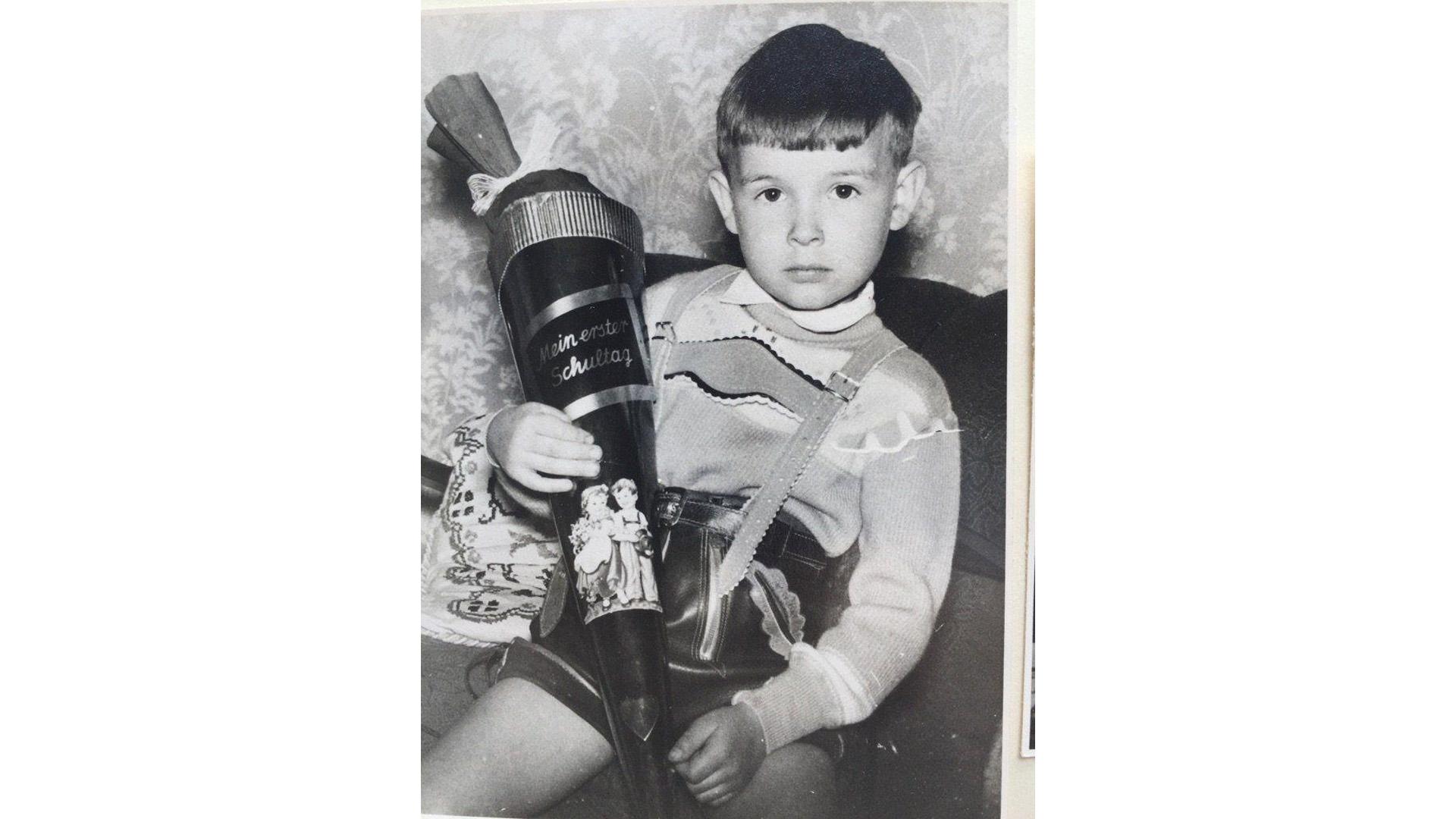 Norbert Schürgers entschied sich zum Schulstart im Mai 1960 für die klassische Lederhose.
