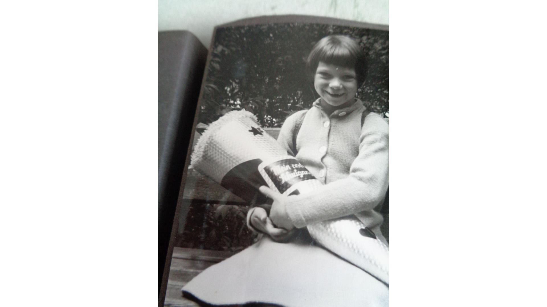 Luise Kemmeter kam am 2. September 1960 erstmals in die Fürther Grundschule an der Frauenstraße. Von diesem Tag an ist sie "56 Jahre lang (Uni mitgerechnet) täglich durch Schultüren ein- und ausgegangen".