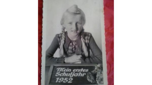 Gut gelaunt und mit zwei Zöpfen ließ sich Lotte Meyer für ihr Erinnerungsfoto ablichten.