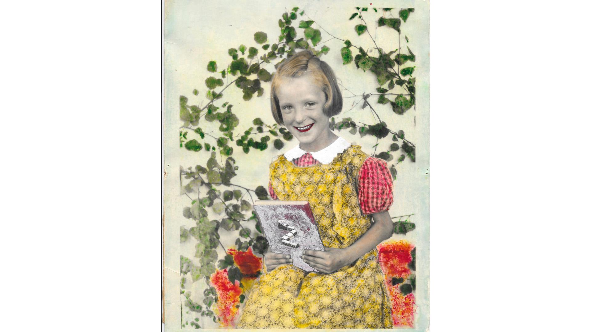 Wenn Nanette Hannelore Dahinten an ihre Einschulung denkt, erinnert sie sich immer auch an die Zeit, in der Nürnberg vom 2. Weltkrieg zerstört war und der Wiederaufbau langsam begonnen hat: "Im Jahr 1951 kam ich in Nürnberg in die Volksschule, allerdings gab es zu dieser Zeit - zumindest nicht für mich - keine Schultüte. Ich bekam statt dessen mein erstes Lesebuch und freute mich natürlich über dieses, denn man kannte ja nichts anderes." (Das Bild von der Einschulung 1951 war eine Schwarz-Weiß-Aufnahme und wurde später von einem Onkel von Hand coloriert.)