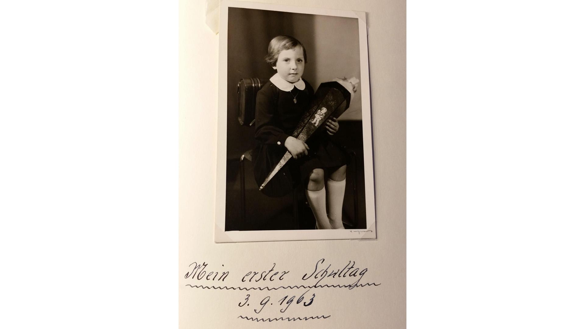 Sigrid Meindl durfte sich zum ersten Mal Anfang September 1963 den Schulranzen umschnallen.