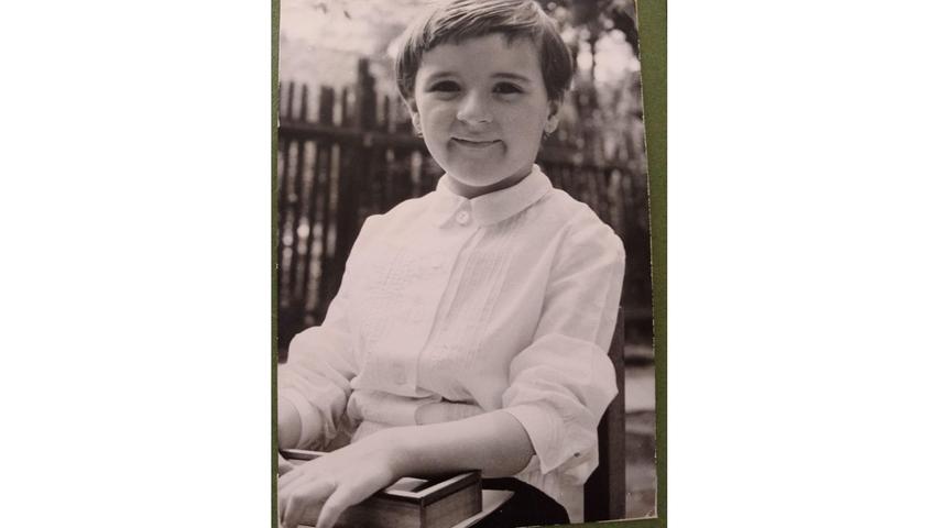 Die gebürtige Ungarin Judit Nothdurft wurde 1966 in Budapest eingeschult. Dort gab es statt Schultüten für jedes Kind einen Füllfederhalter aus Holz.