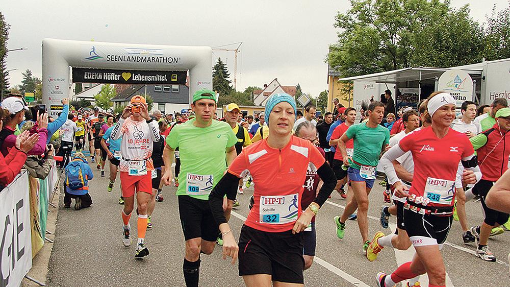 Live! Die Läufer starten zum sechsten Seenlandmarathon 