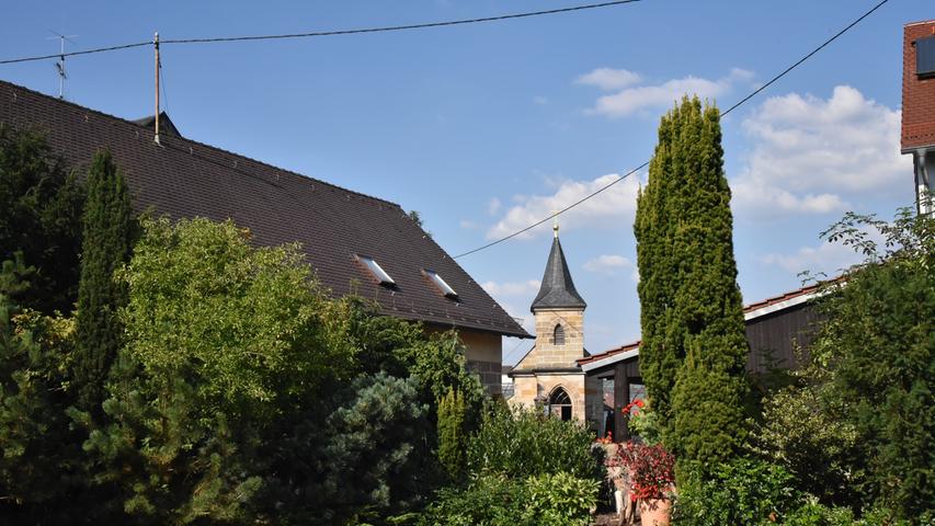 Einen Nachmittag lang ging es mit dem Heimatverein Forchheim zu den Kirchen, Kapellen und Martern der näheren Umgebung.