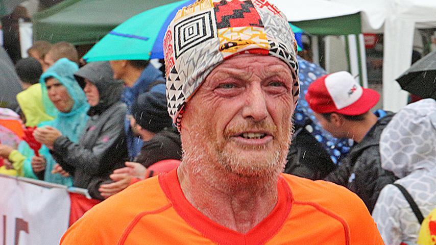 Schwitzen und lächeln: Der Marathon-Sonntag im Seenland