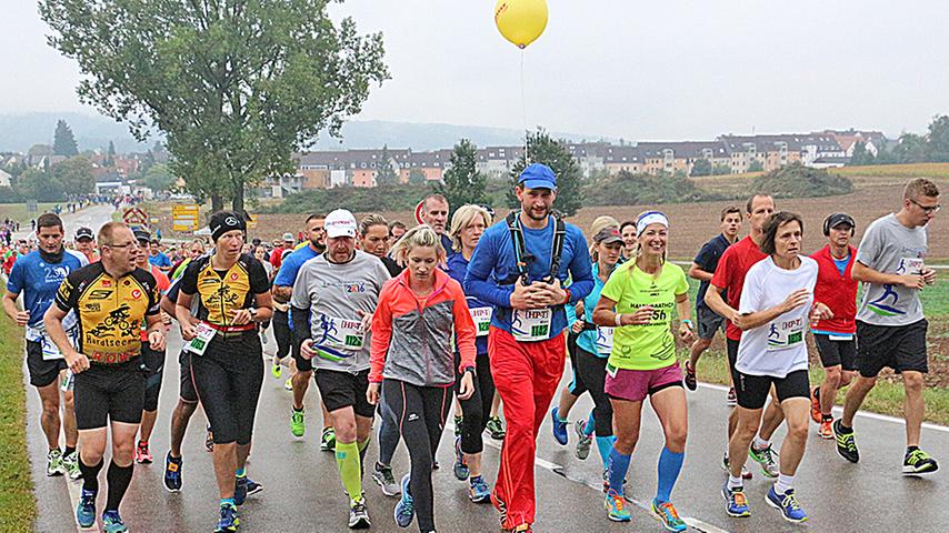 Schwitzen und lächeln: Der Marathon-Sonntag im Seenland