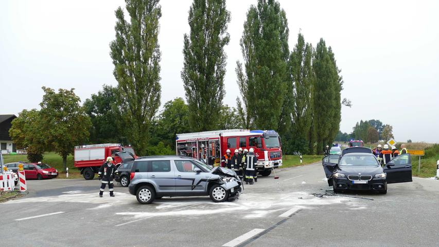 Schwerer Unfall bei Walting: Sechs Personen verletzt