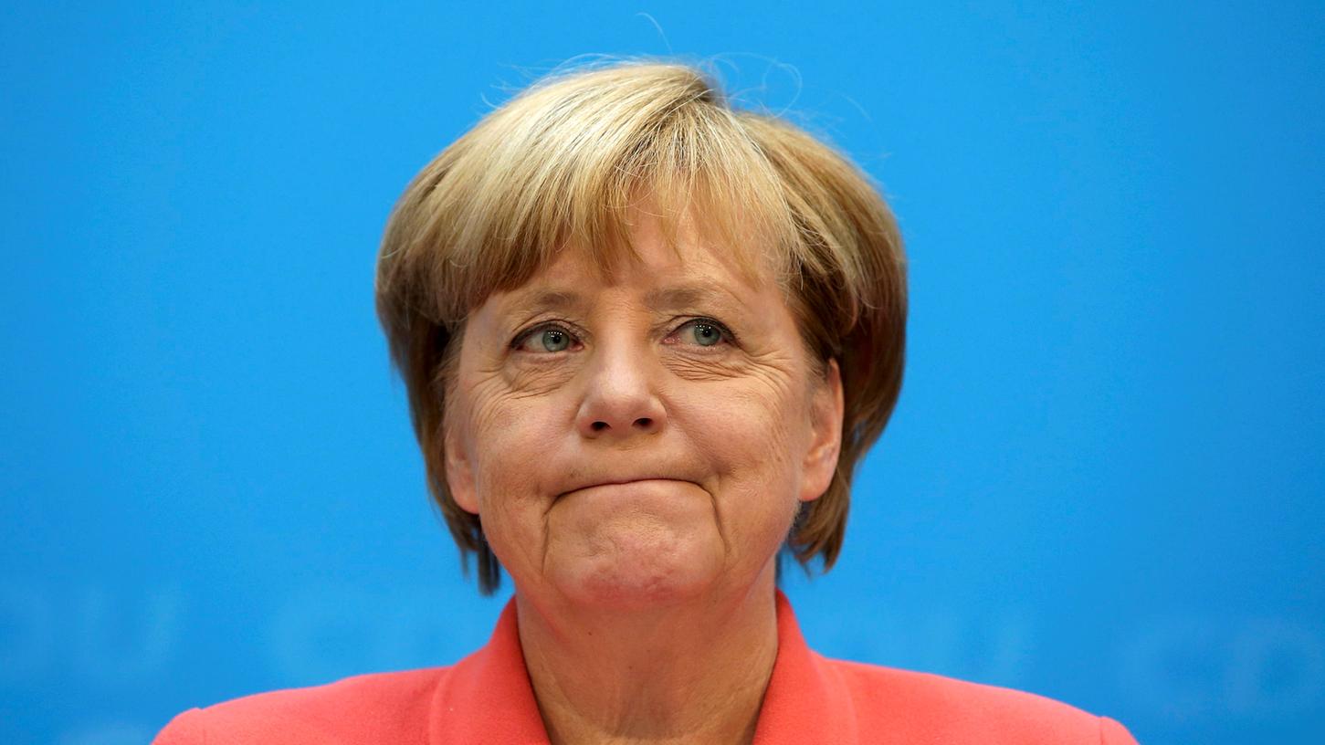 Kanzlerin Merkel räumt Fehler in Flüchtlingspolitik ein
