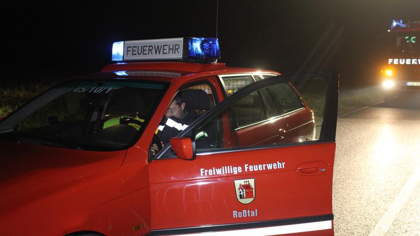 BMW abseits der Fahrbahn: Insassen kommen bei Roßtal mit Schrecken davon