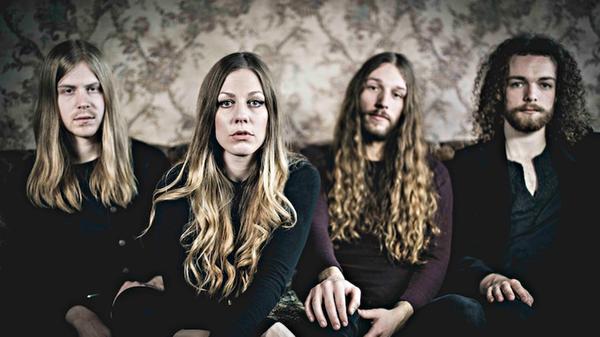 Die psychedelisch schillernden Songs des internationalen Quartetts um die schwedische Sängerin Elin Larsson lassen die Blütezeit der 60er und 70er Jahre quicklebendig werden. Sängerin Larsson verspricht "harte Bluesrock-Musik mit souligen Vocals".