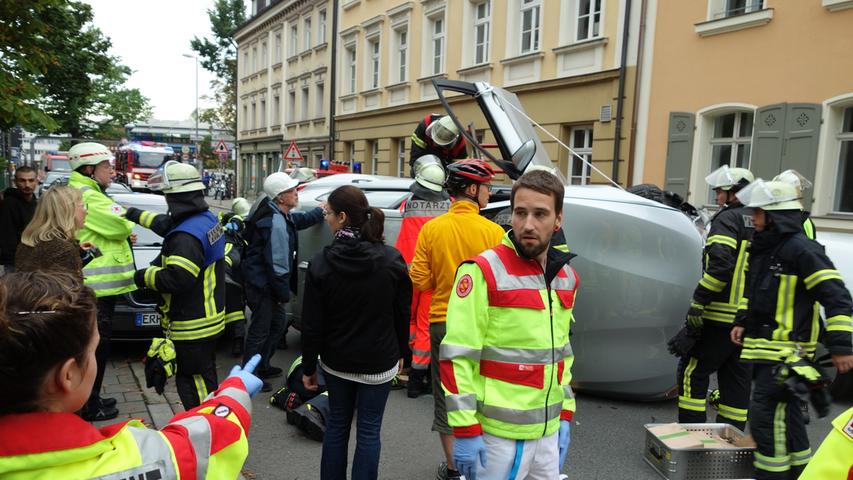 Kollision in Erlangen: BMW kracht in Golf